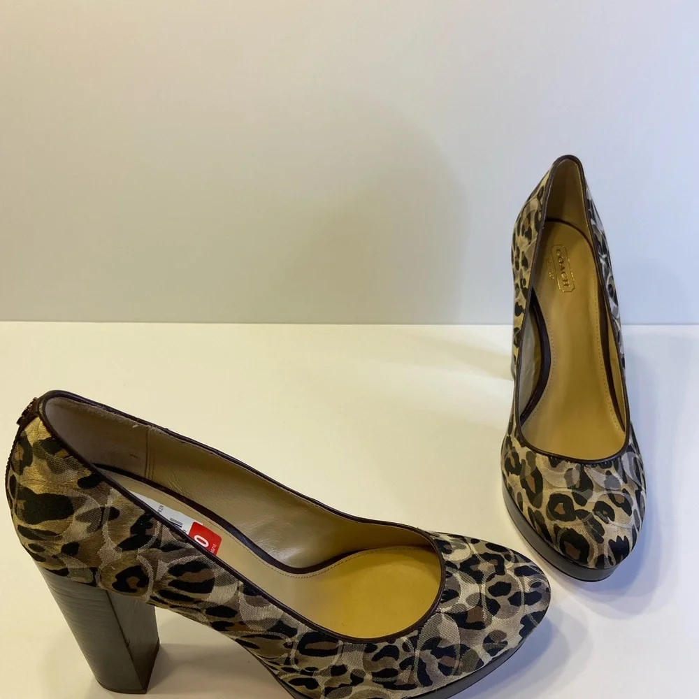 Coach Tristian Heels, 10, Never Worn,  Gorgeous Shoes - Picture 3 of 8